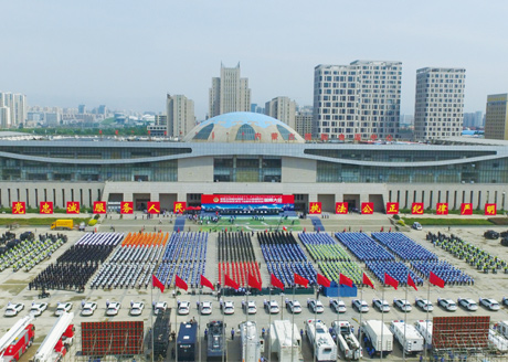 全区公安机关迎接十九大胜利召开   庆祝自治区成立70周年安保决战誓师大会